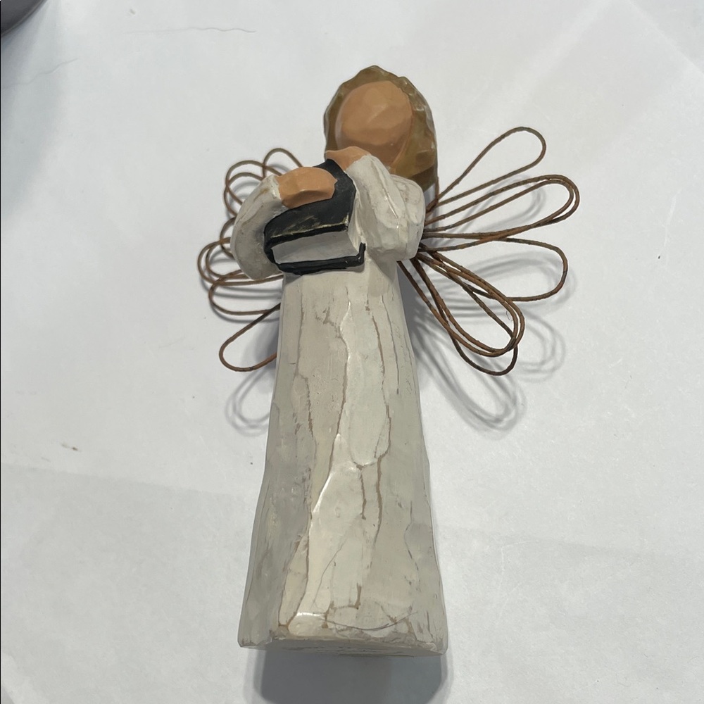 70% off!!! Willow Tree “Angel of Learning”Figurine with Book